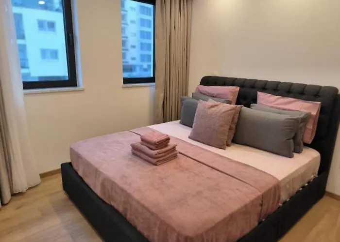 2 Bedroom Brand New Mc Kenzie 2 Minute To The Mc Kenzie *