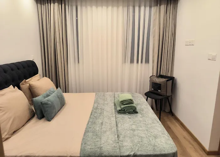 2 Bedroom Brand New Mc Kenzie 2 Minute To The Mc Kenzie