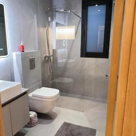 Appartement 2 Bedroom Brand New Mc Kenzie 2 Minute To The Mc Kenzie *